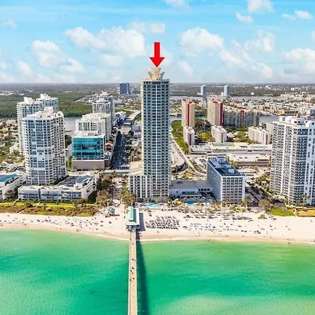 Luxury 2-Bedrooms Oceanfront Condo In Sunny Isles